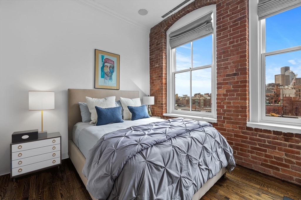 6 Edgerly Pl, Back Bay