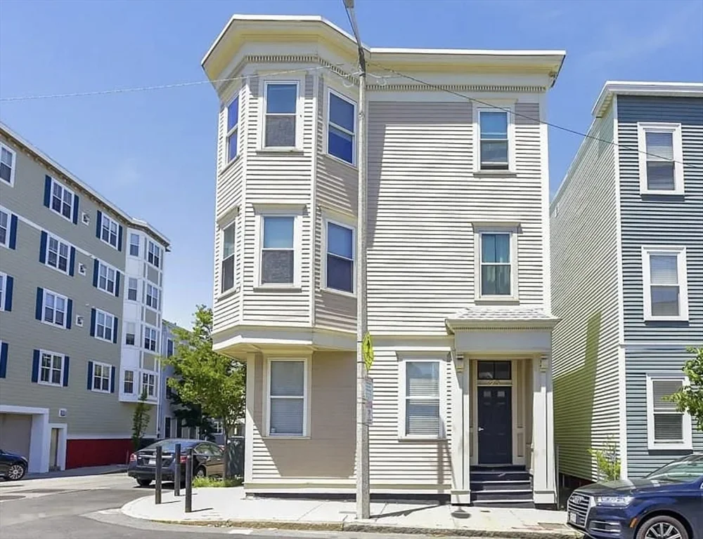 25-27 Dorchester St, South Boston
