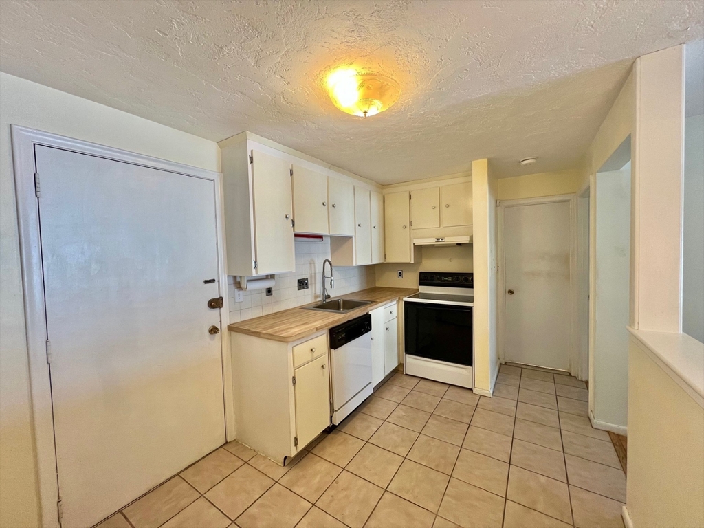 20 Hamilton Rd, Arlington