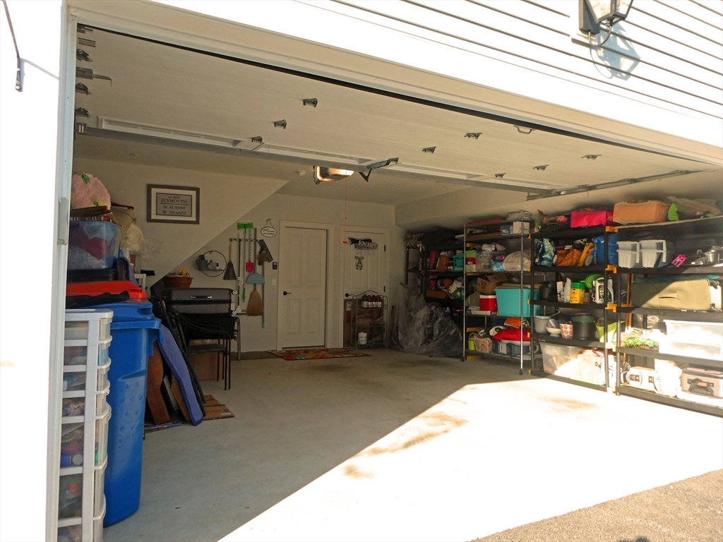 26 Daisy Ln, Plymouth