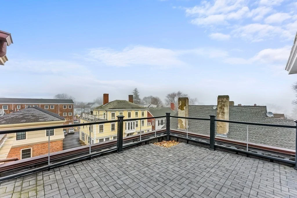 6 Main St Ext, Downtown