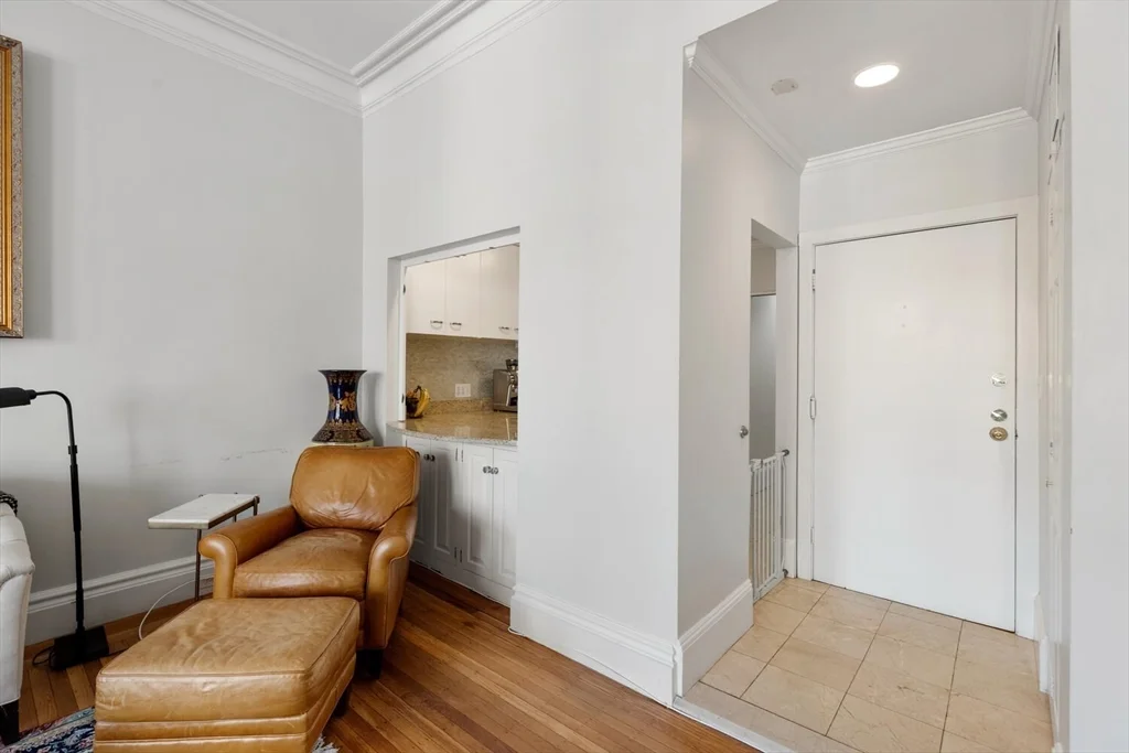 263 Beacon St, Back Bay