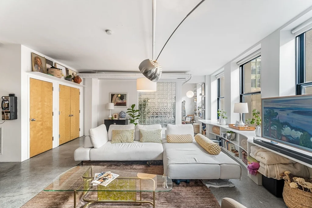 453 Washington St, Midtown