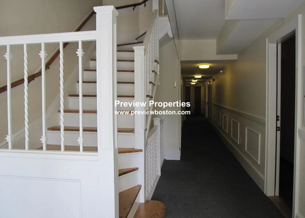 881 Massachusetts Ave, Mid Cambridge