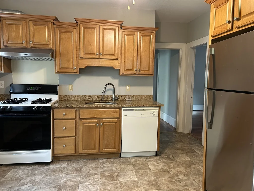 82 Conwell Ave, West Somerville