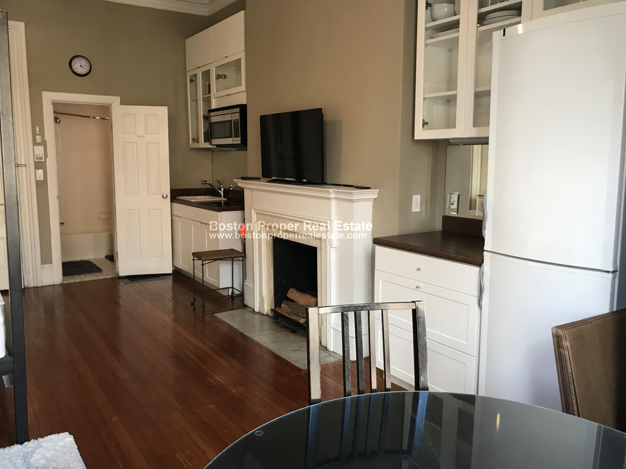 323 Beacon St, Back Bay