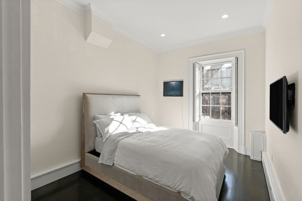 285 Clarendon St, Back Bay