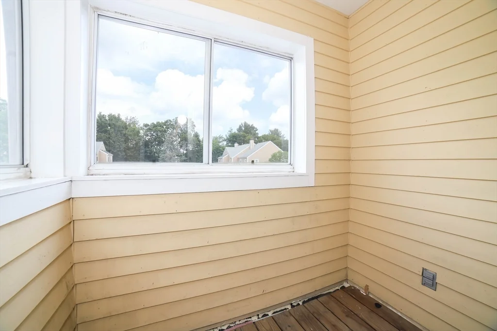 64 Camelot Dr, Tatnuck