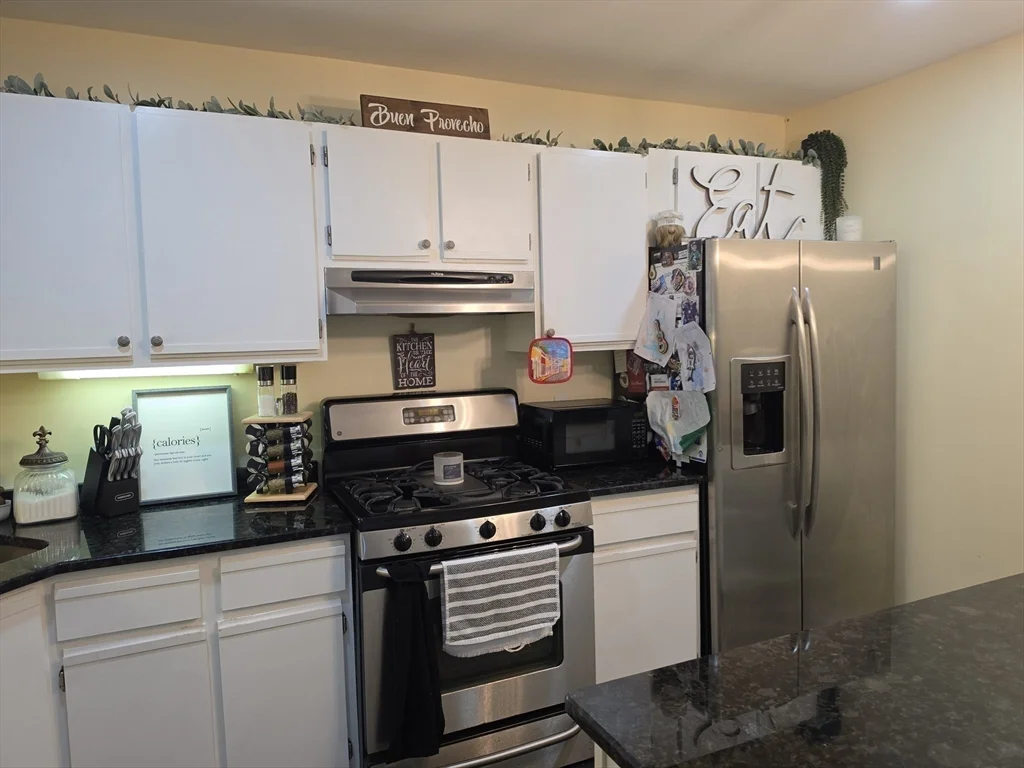104 Johnson Rd, Chicopee
