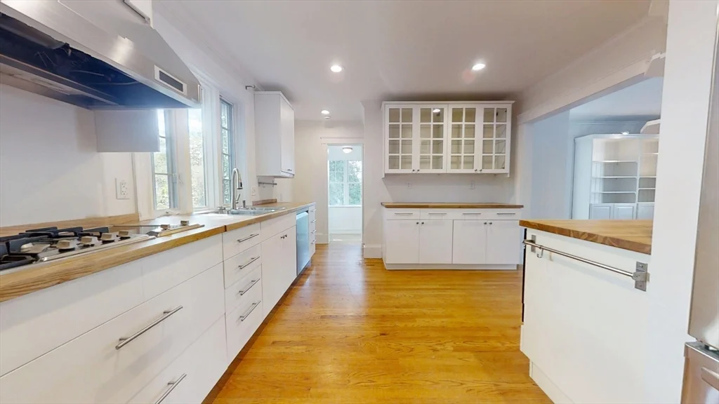 113 Cushing Ave, Belmont