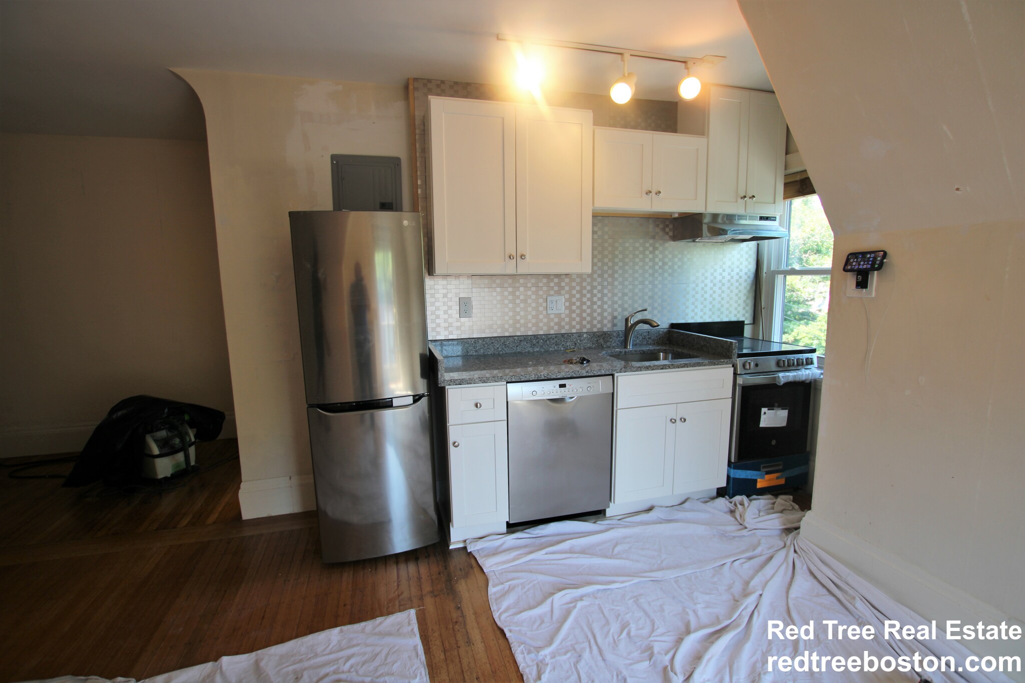 1748 Beacon St, Brookline