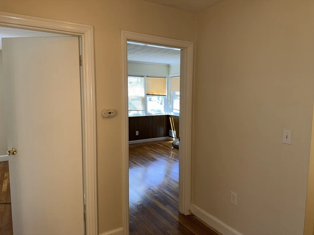 28 Robinhood Rd, Natick