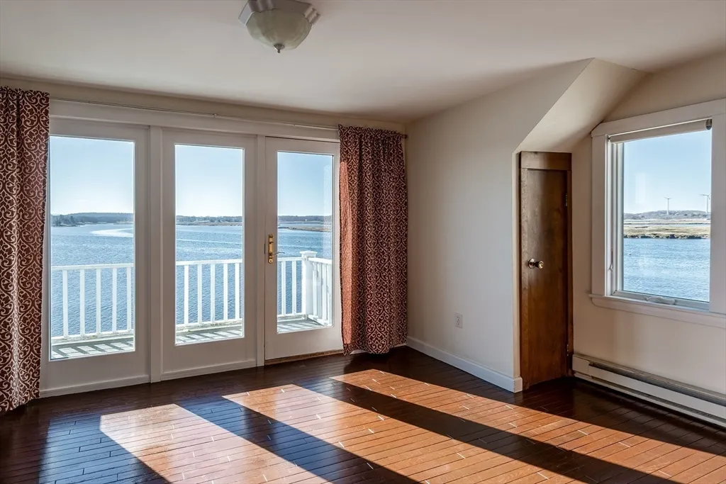 33 Eagle Hill Rd, Great Neck