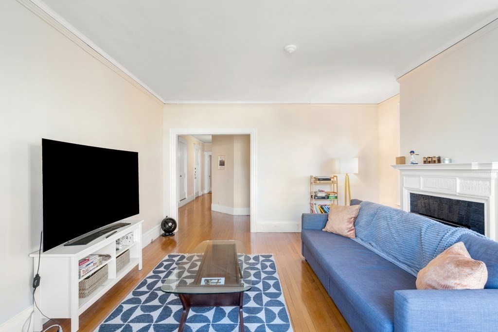 1572 Massachusetts Ave, Harvard Square