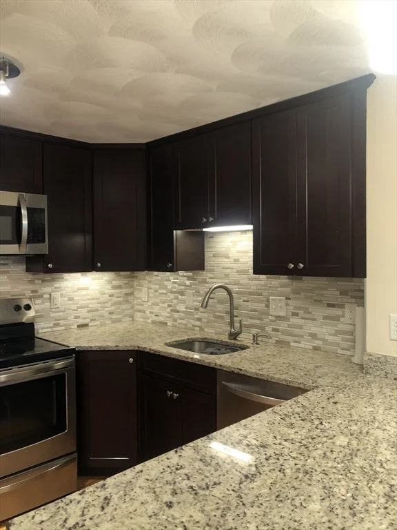 1105 Lexington St, Waltham