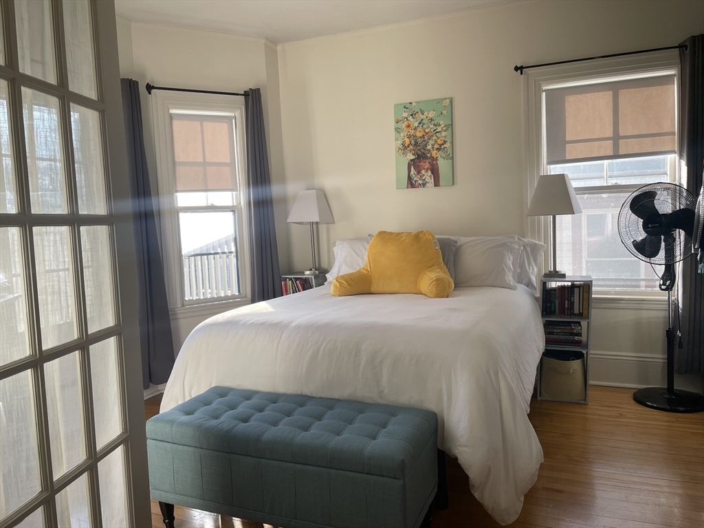 28 Glen Rd, Jamaica Plain