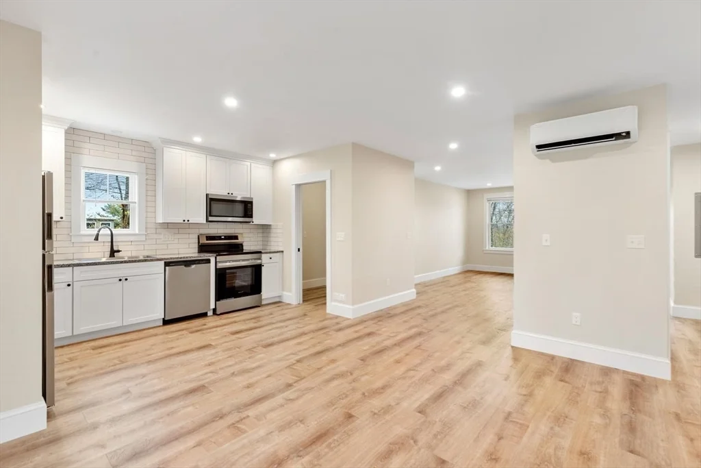 26 Lyndale, West Gloucester