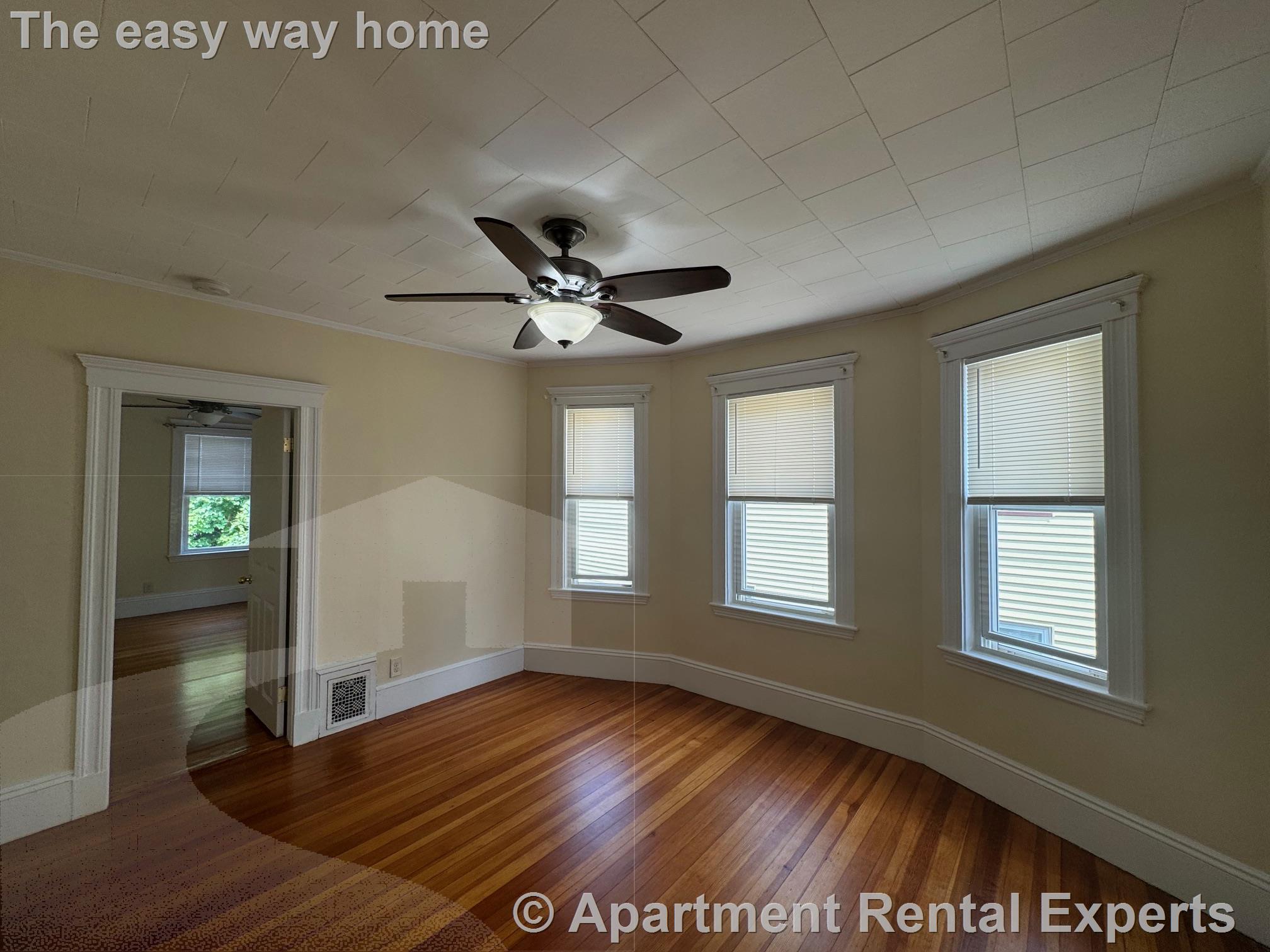 63 Conwell Ave, Tufts