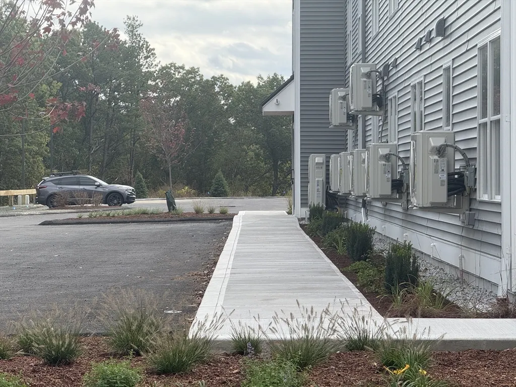 251 Sladen St, Dracut