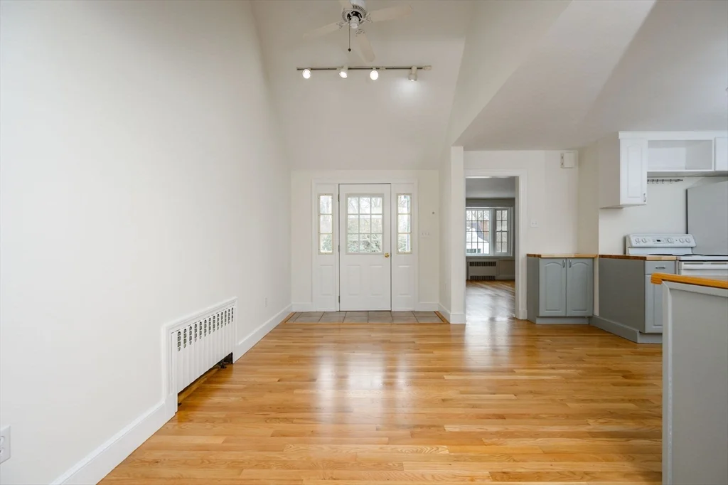 25 Bayberry Ln, Cohasset