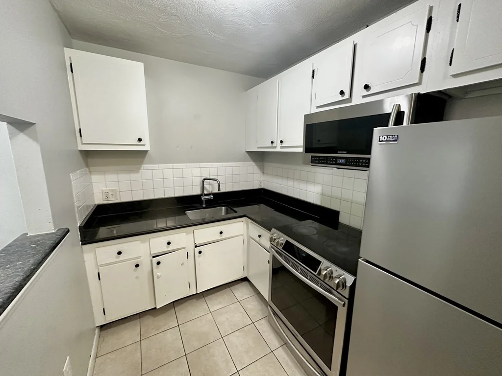 27 Willis St, Framingham