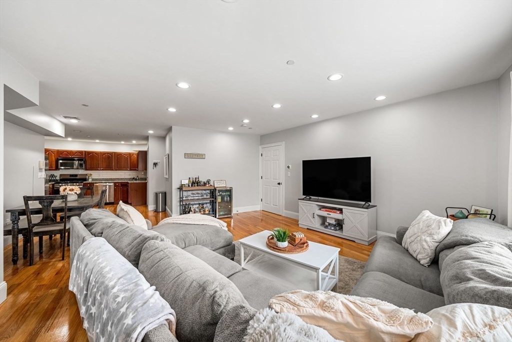 120 West 7th, South Boston