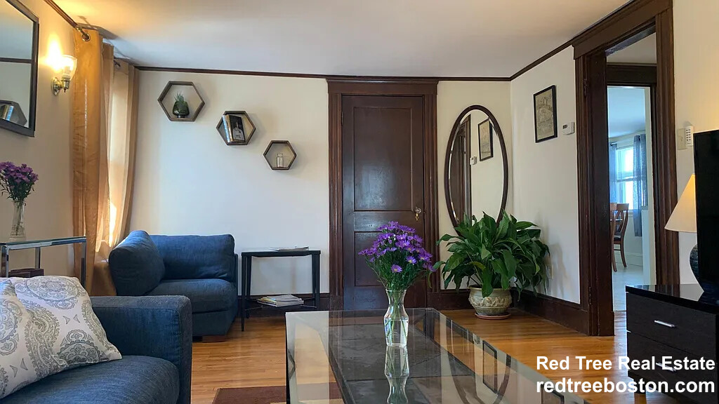 12 Homer St, Watertown