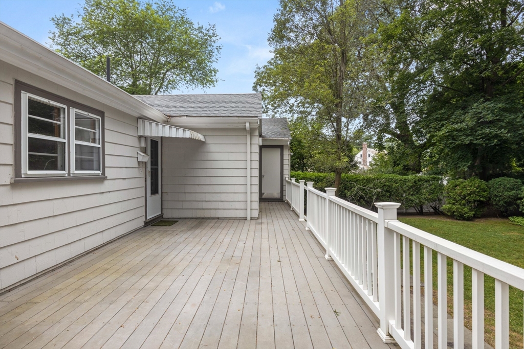 140 Paulson Rd, Waban