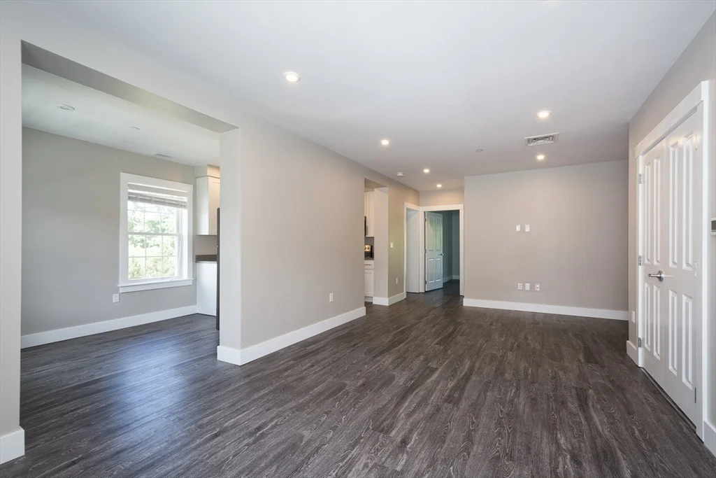 50 Country Way, Scituate