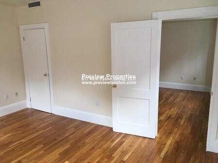 12 Dean Rd, Brookline