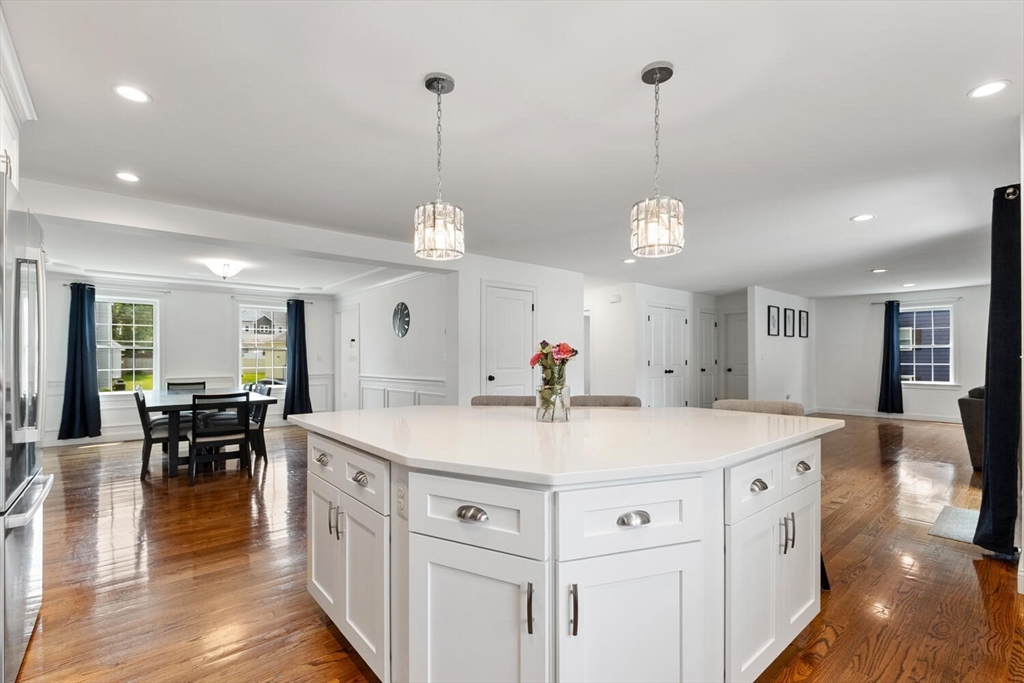 10 Carol Ave, Burlington