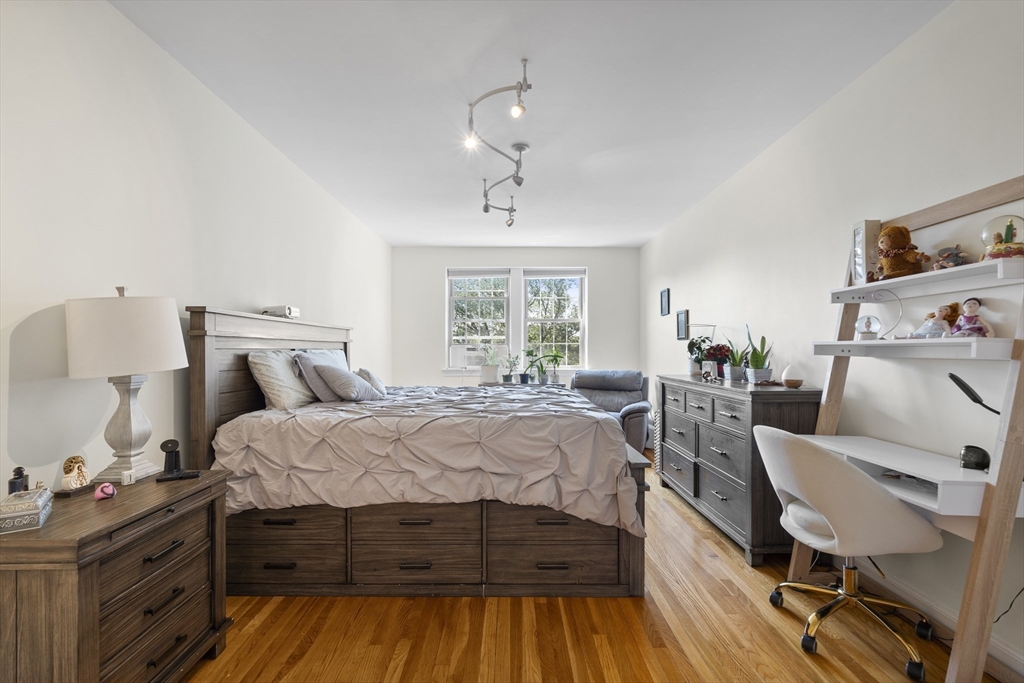 1496 Beacon St, Corey Hill