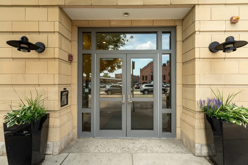 519 Harrison Ave, South End