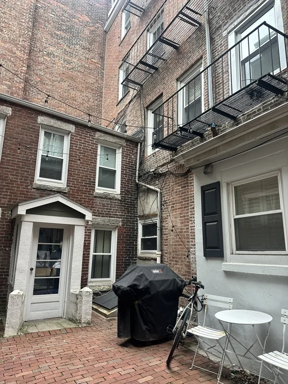 15 Clark, North End