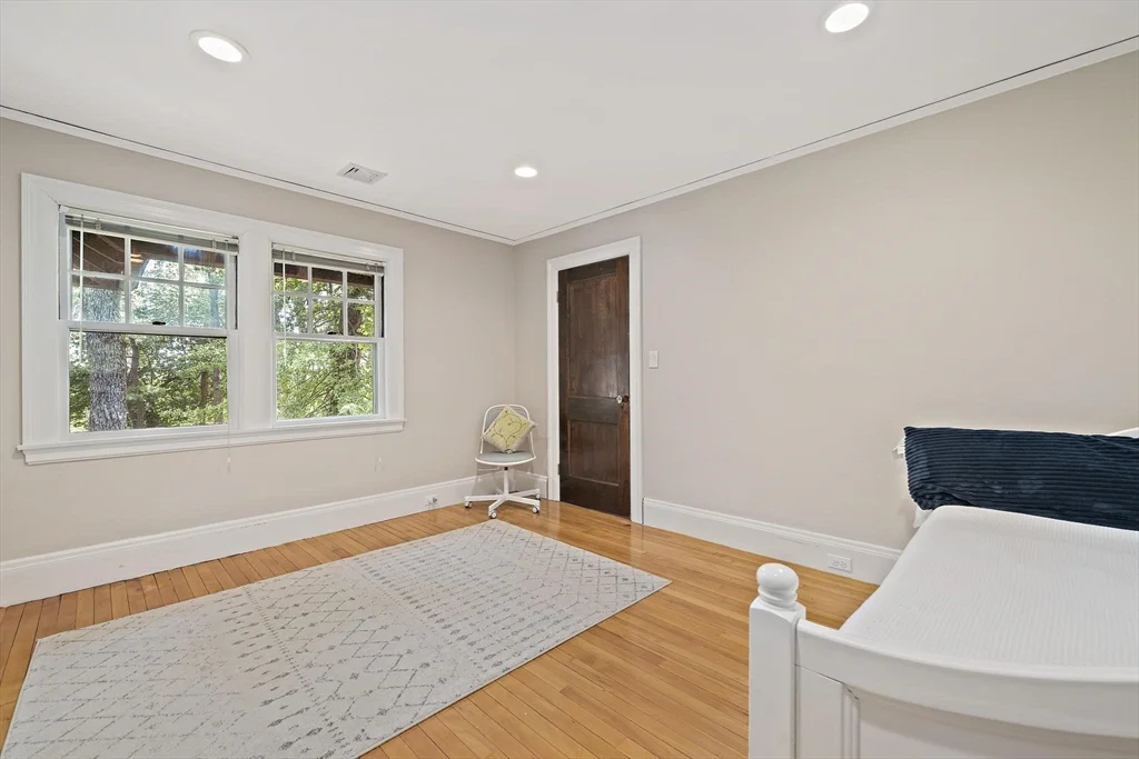 19 Ridge Rd, Newton