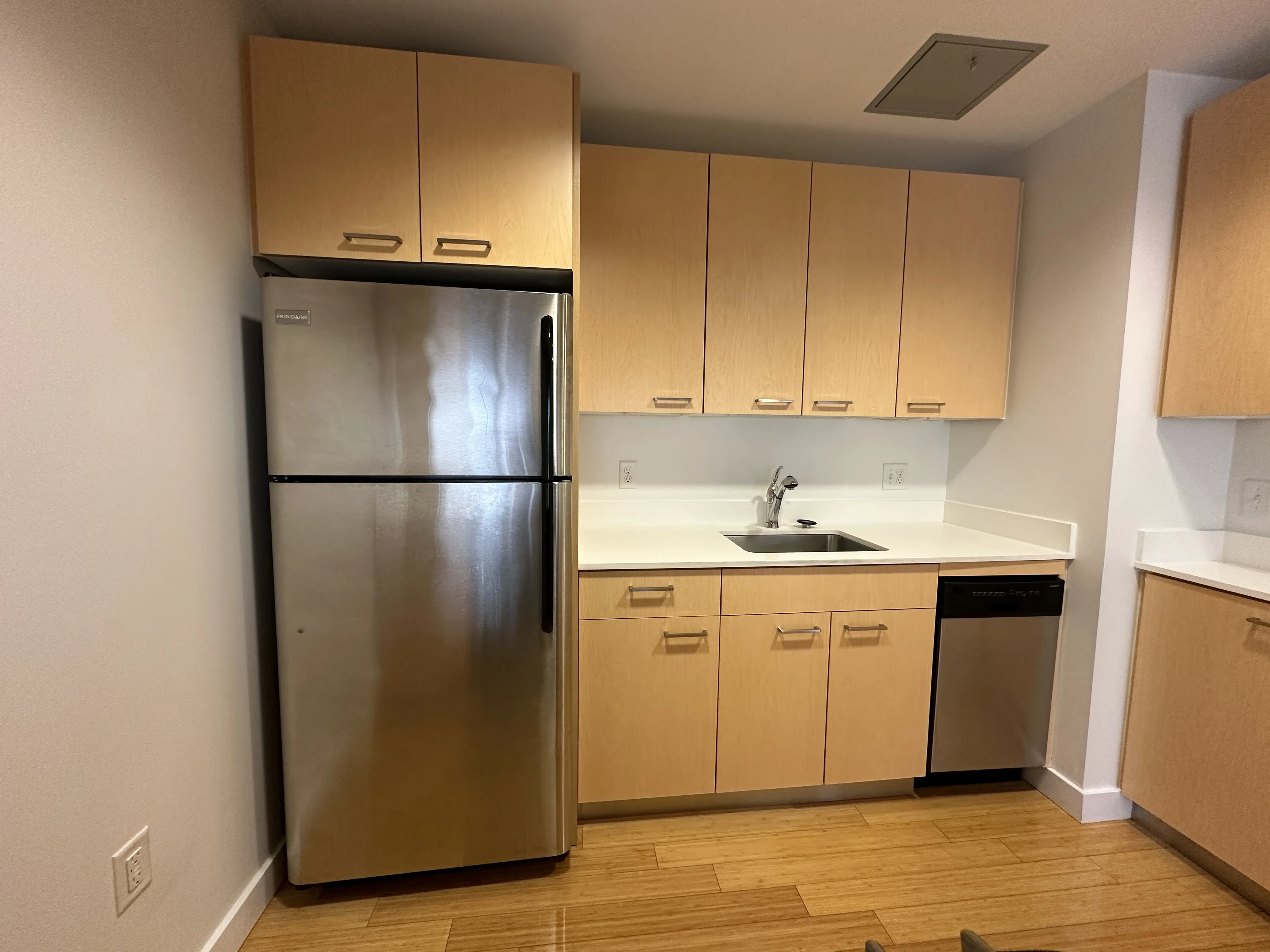 1085 Boylston St, Fenway