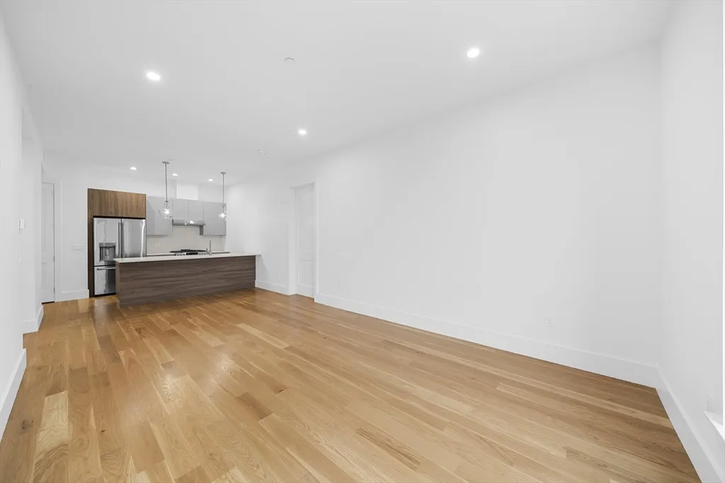 218 Old Colony Ave, South Boston