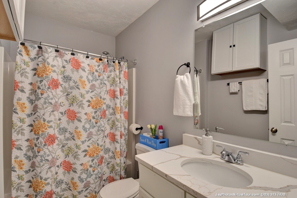 110 Apricot St, Webster Square