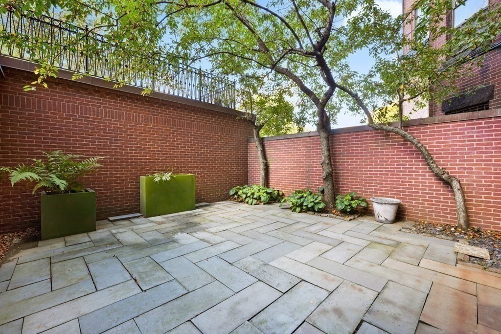 408 Beacon St, Back Bay