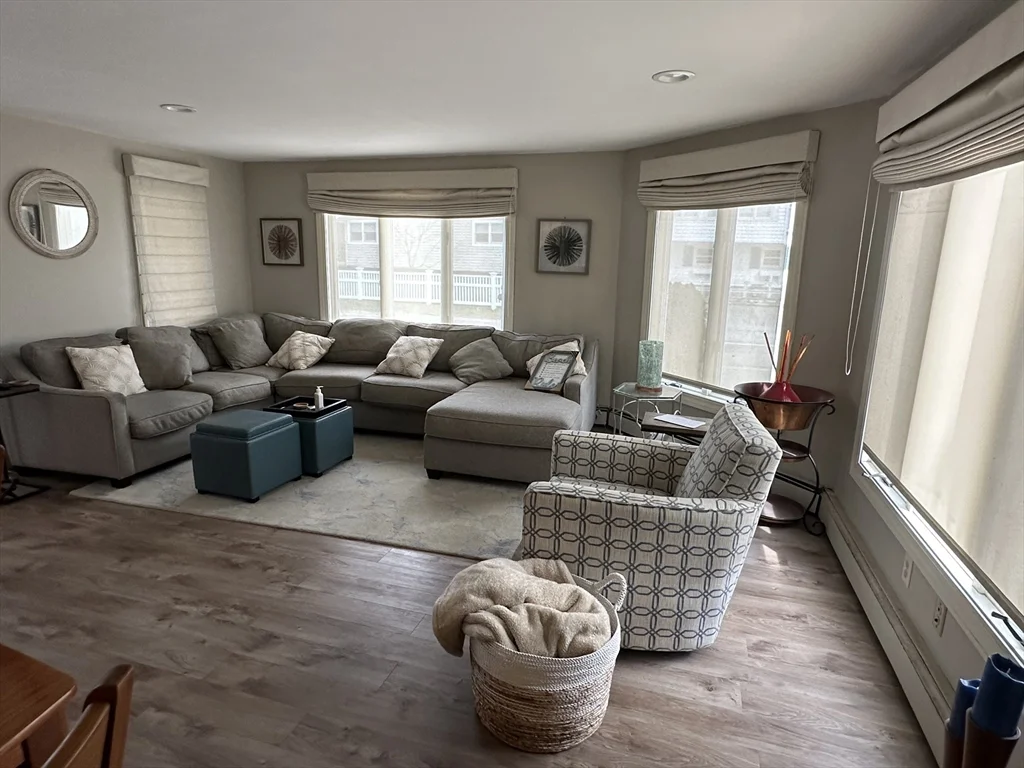 99 Bay Avenue (Weekly Summer Rent, Green Harbor