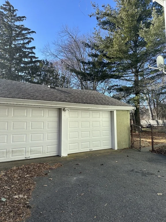 39 Thorndike, Beverly