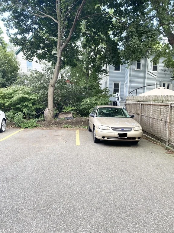 135 Central St, Winter Hill