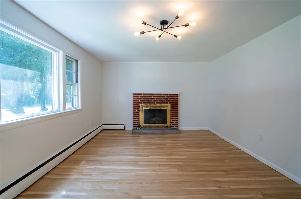 11 Maine Ave, Natick