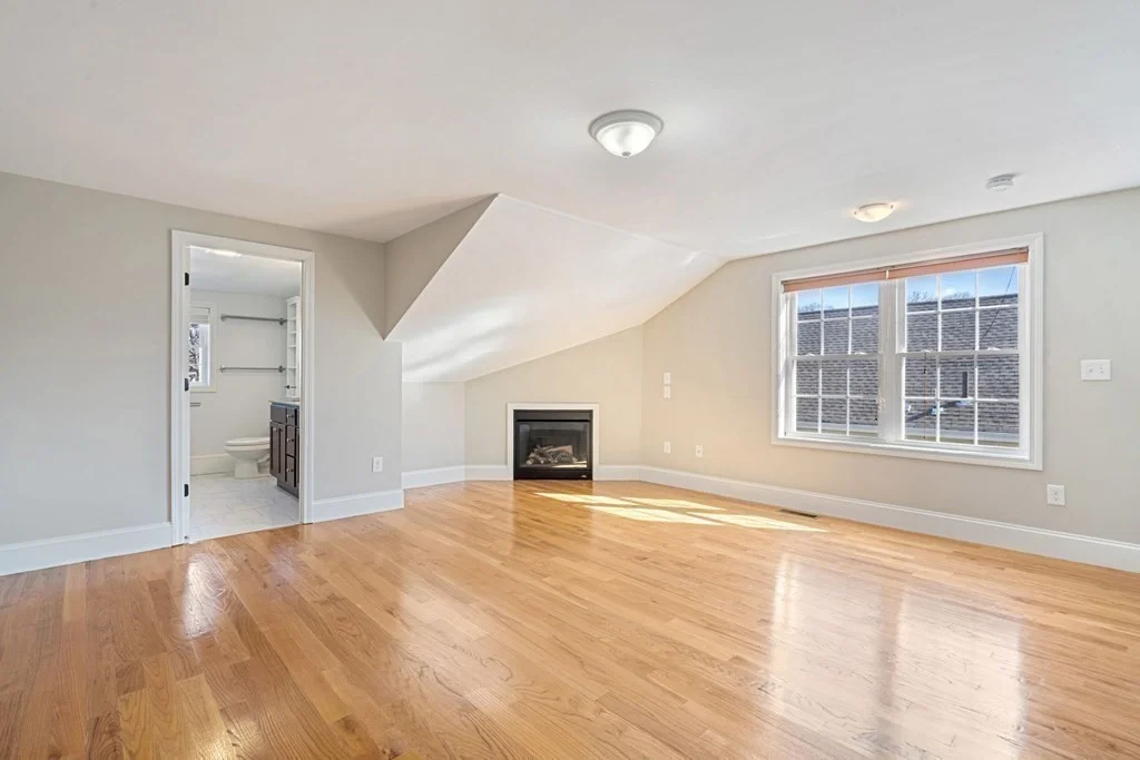 220 White St, Belmont