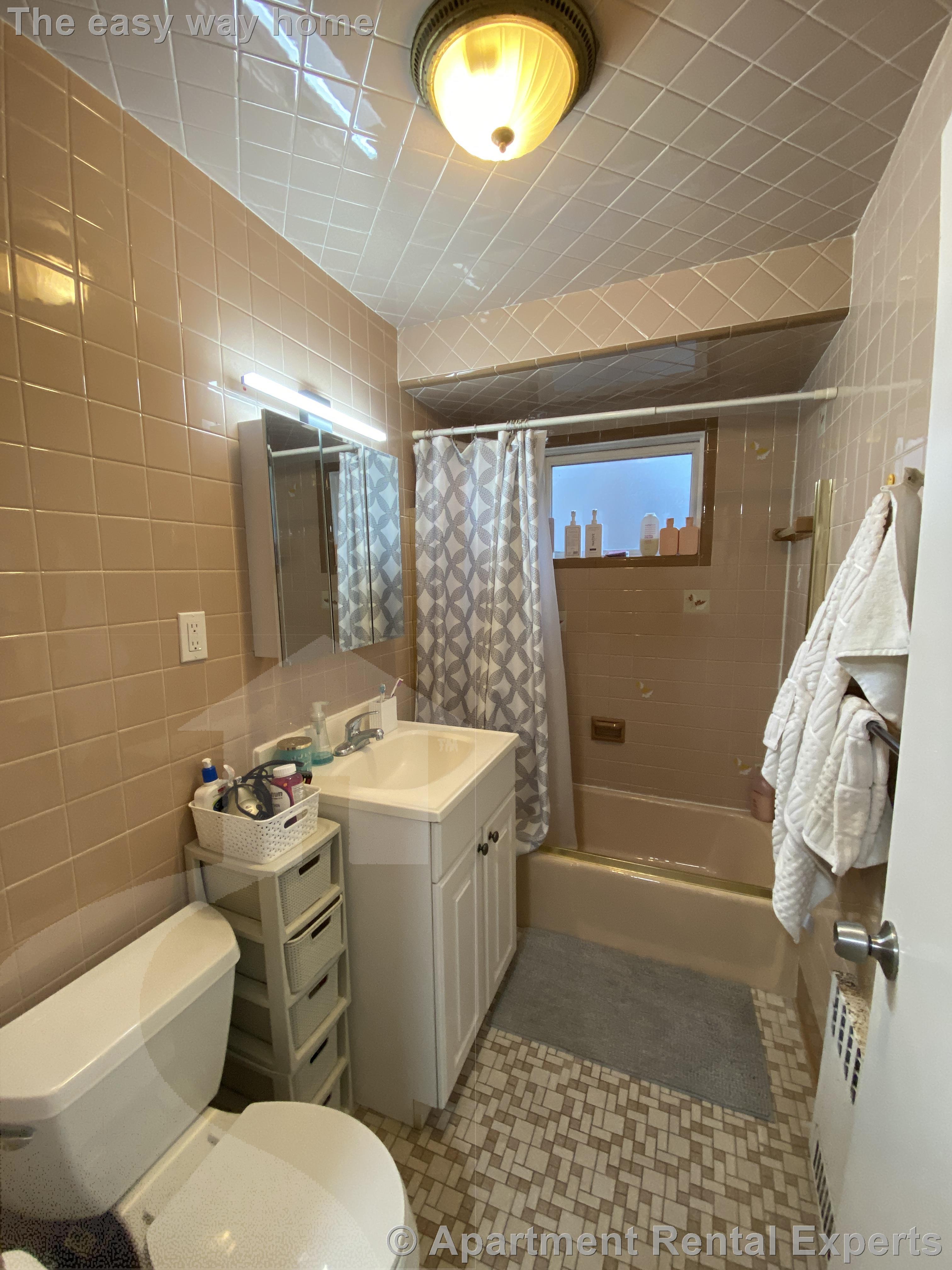 270 Harvard St, Tufts