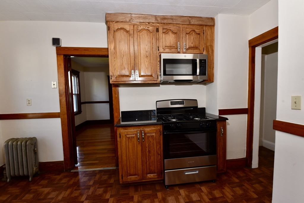 7 Charme, Roslindale