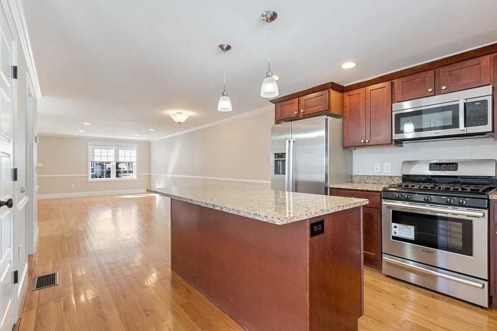 220 White St, Belmont