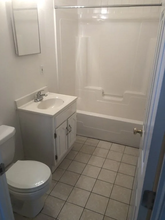 18 Belmont Park, Everett