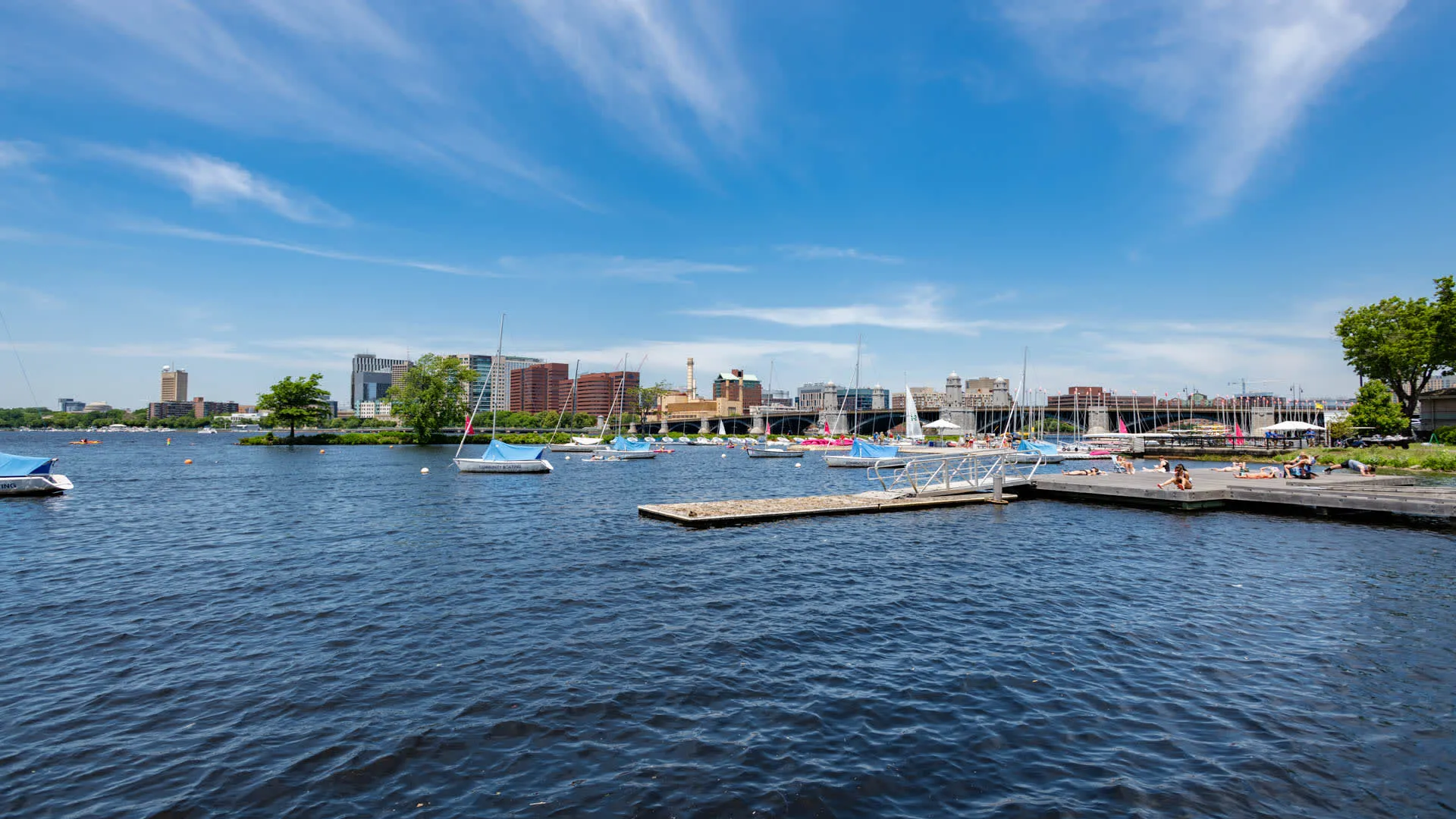 35 Lomasney Way, West End