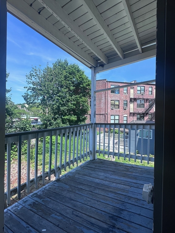 39 W Walnut Park, Roxbury